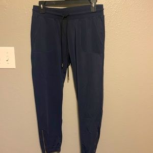 Zyia Navy Blue Peak Joggers 24 w/ Gold zippers